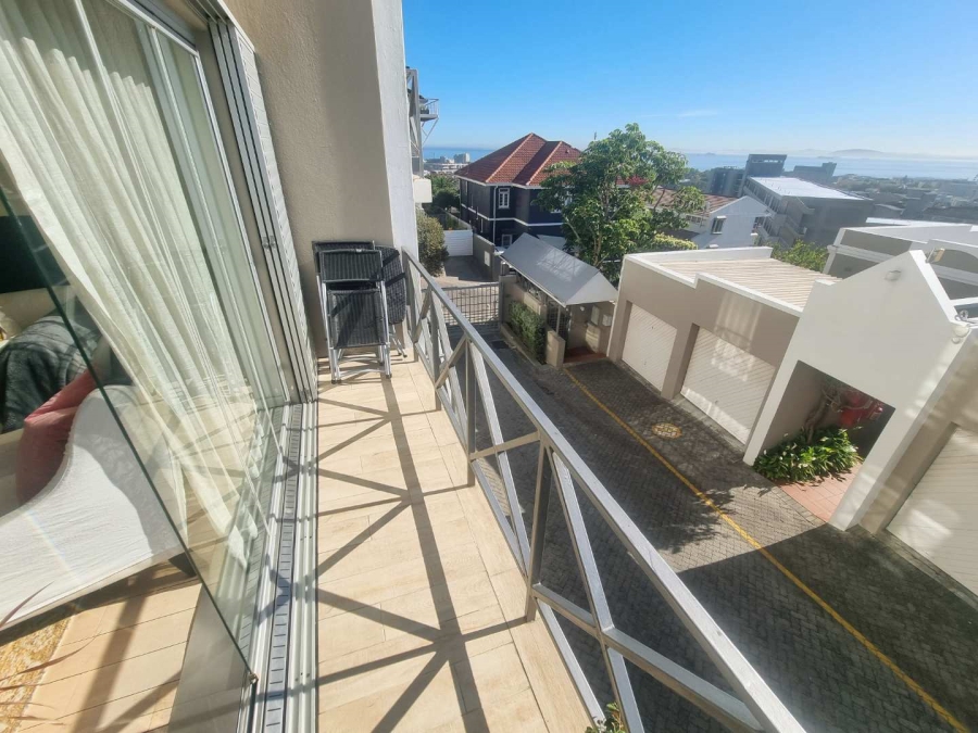 To Let 2 Bedroom Property for Rent in Green Point Western Cape